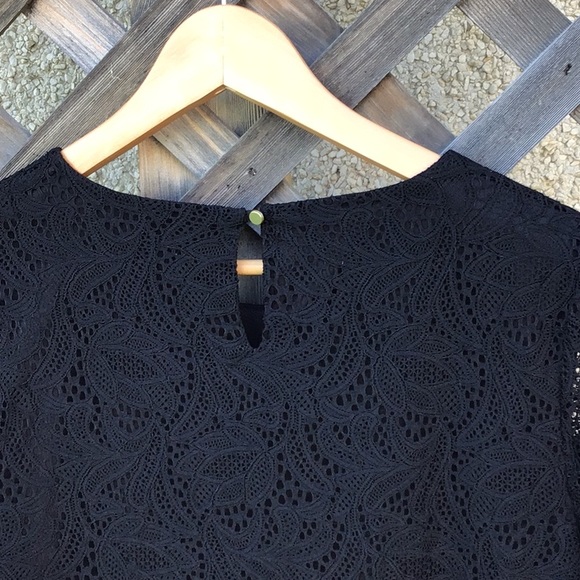 Liz Claiborne pretty lace black short sleeved top - Picture 5 of 12